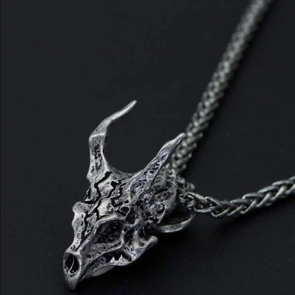 “Ice Dragon” Undead Zombie Viserion Game of Thrones Skull Goth Fantasy Necklace - Picture 9 of 16